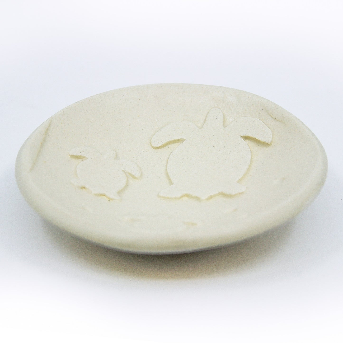 Circle clay dish with turtles