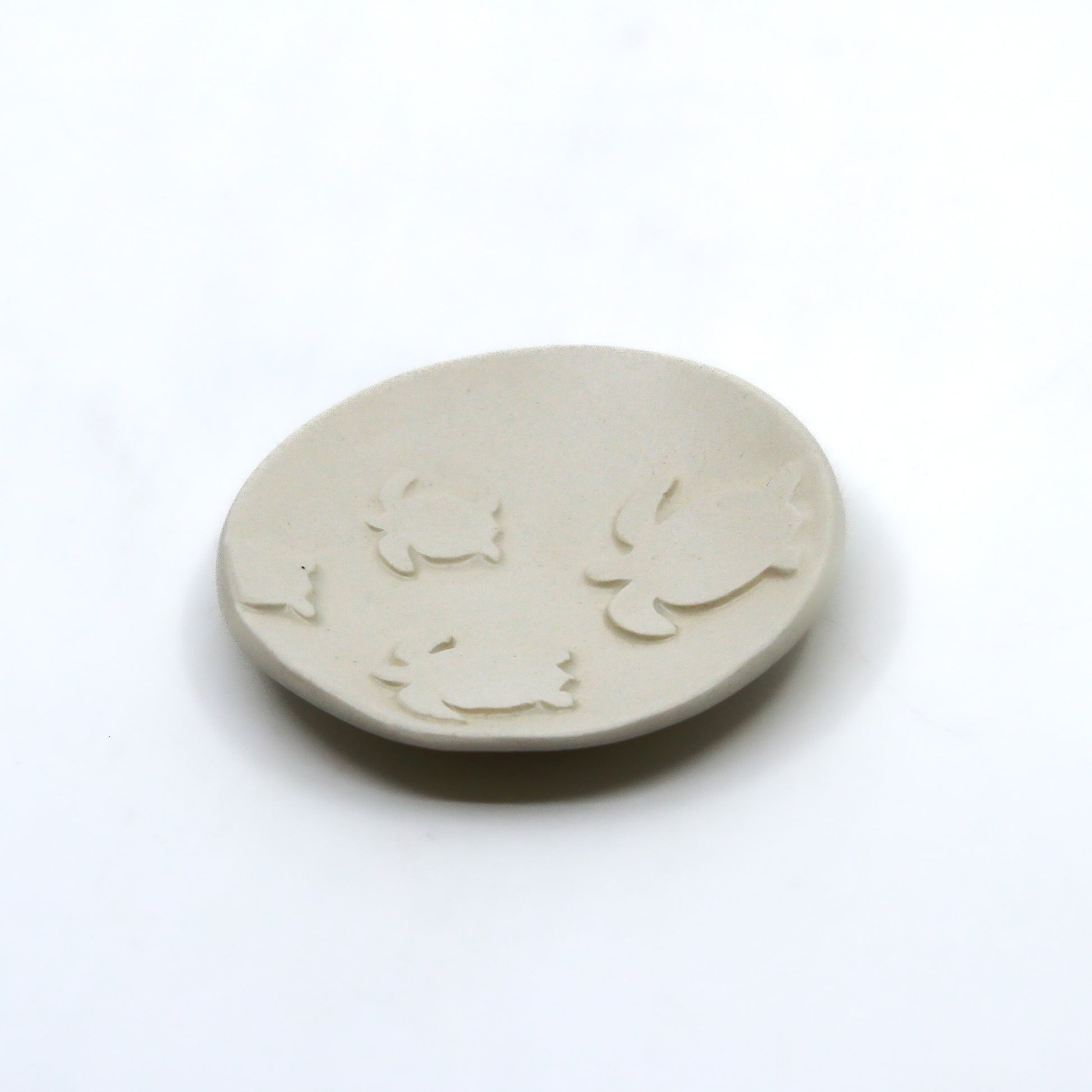 Circle clay dish with turtles