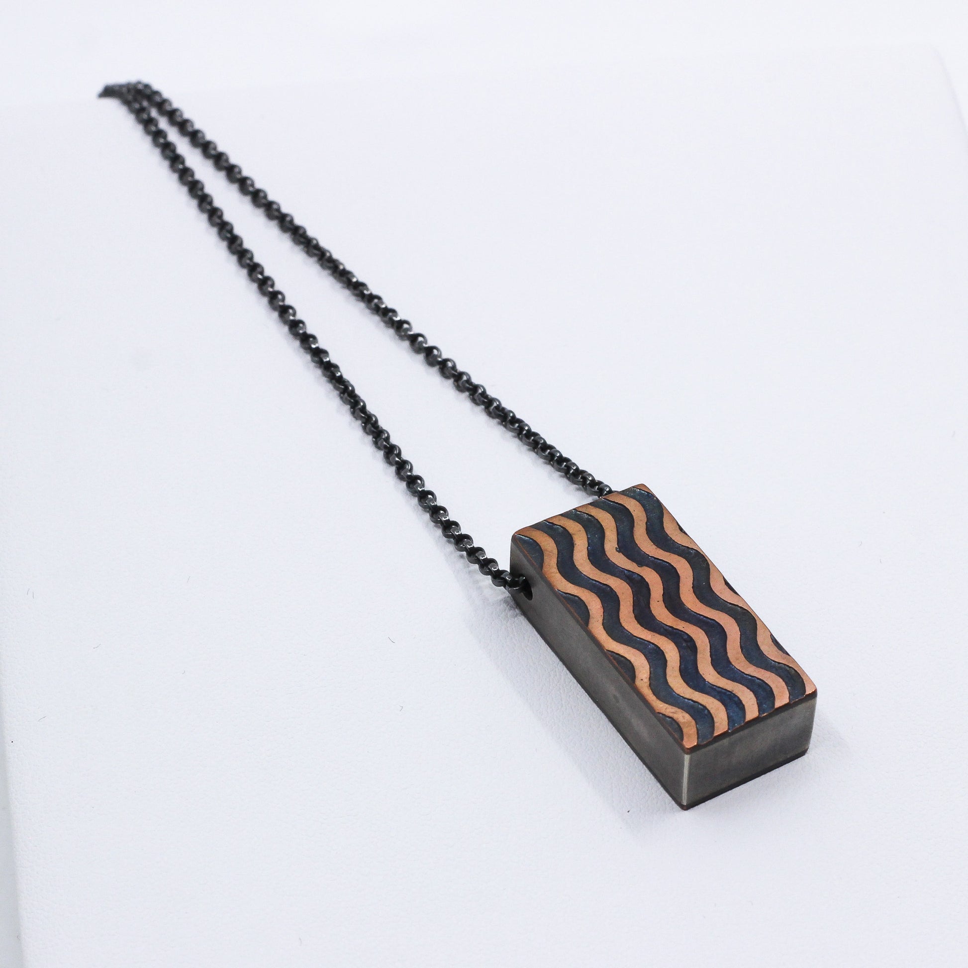 Cube wave necklace
