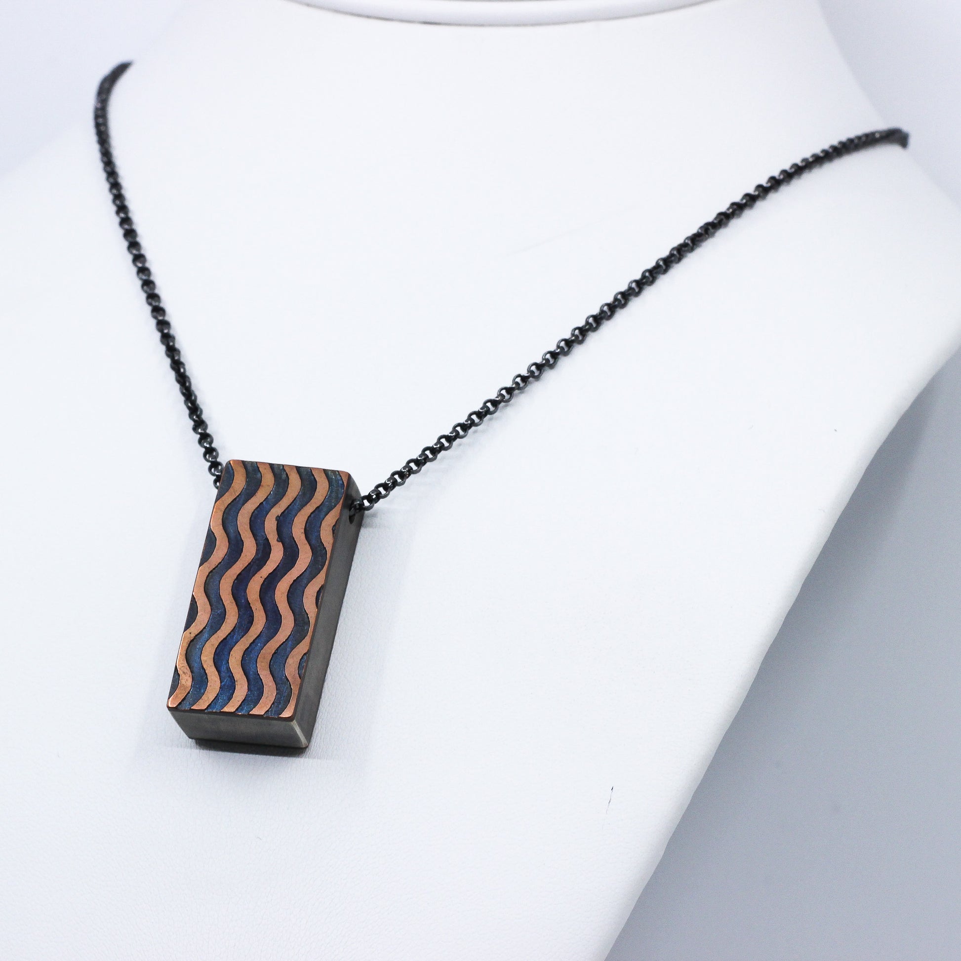Cube wave necklace