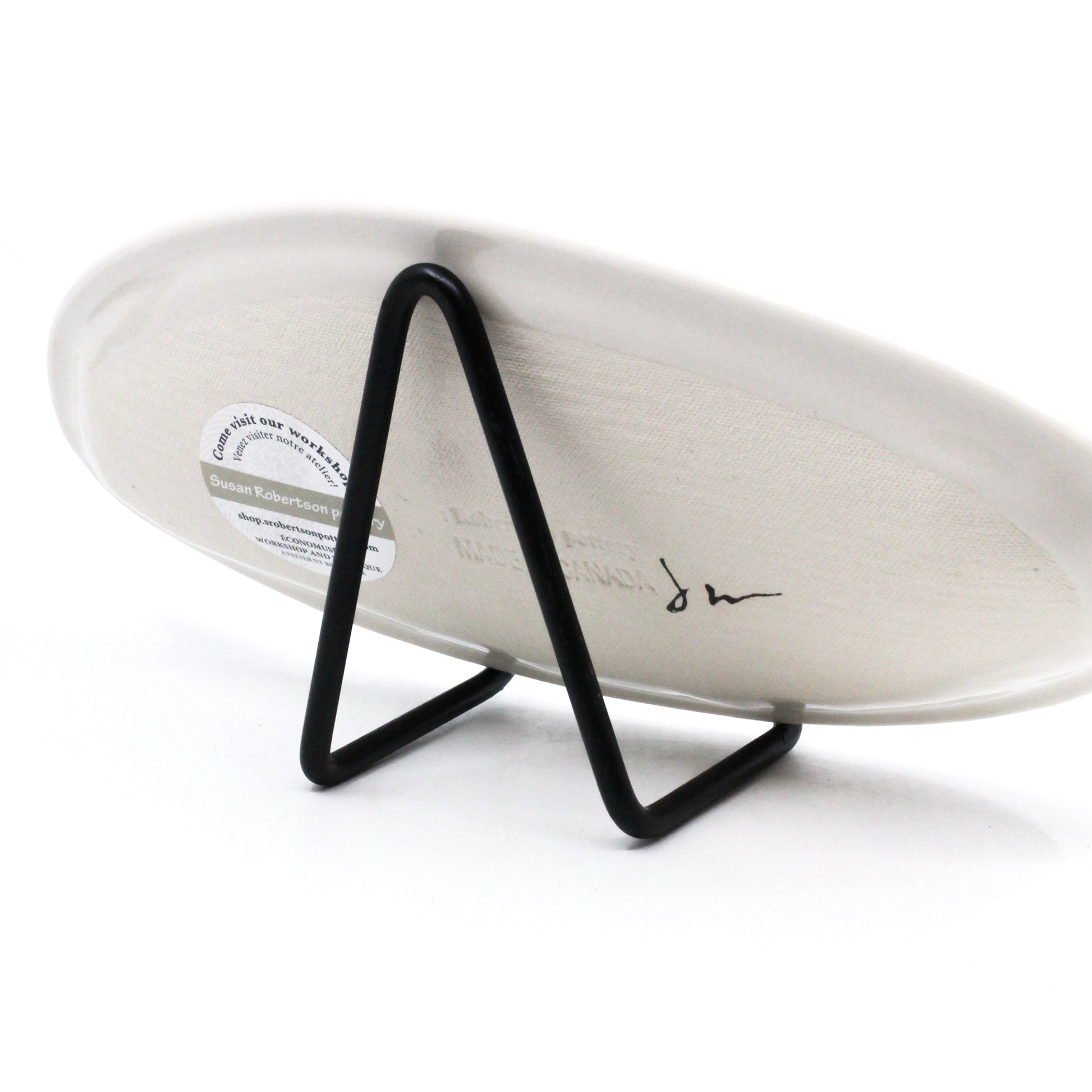 Example of plate on plate stand