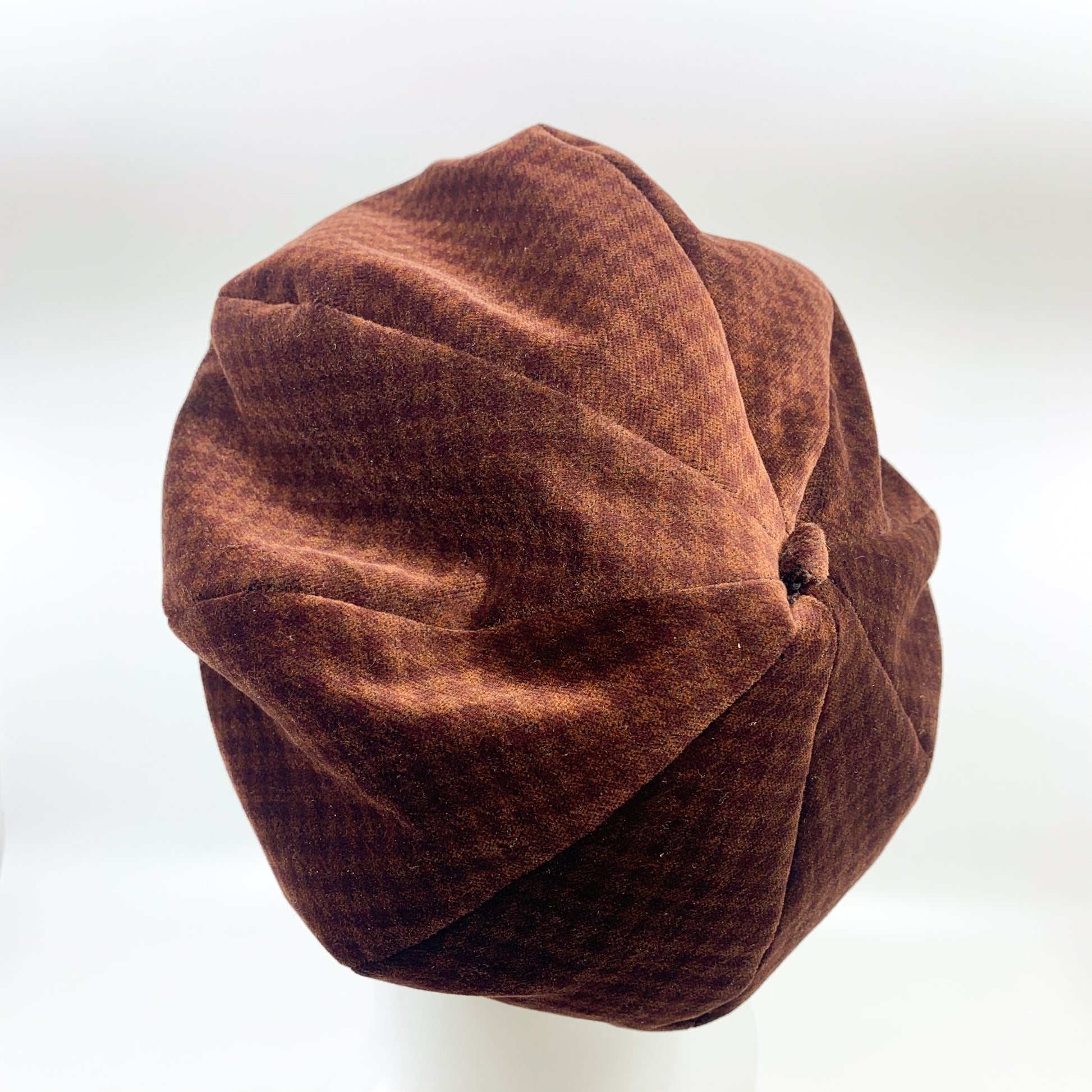 Light brown checkered beret