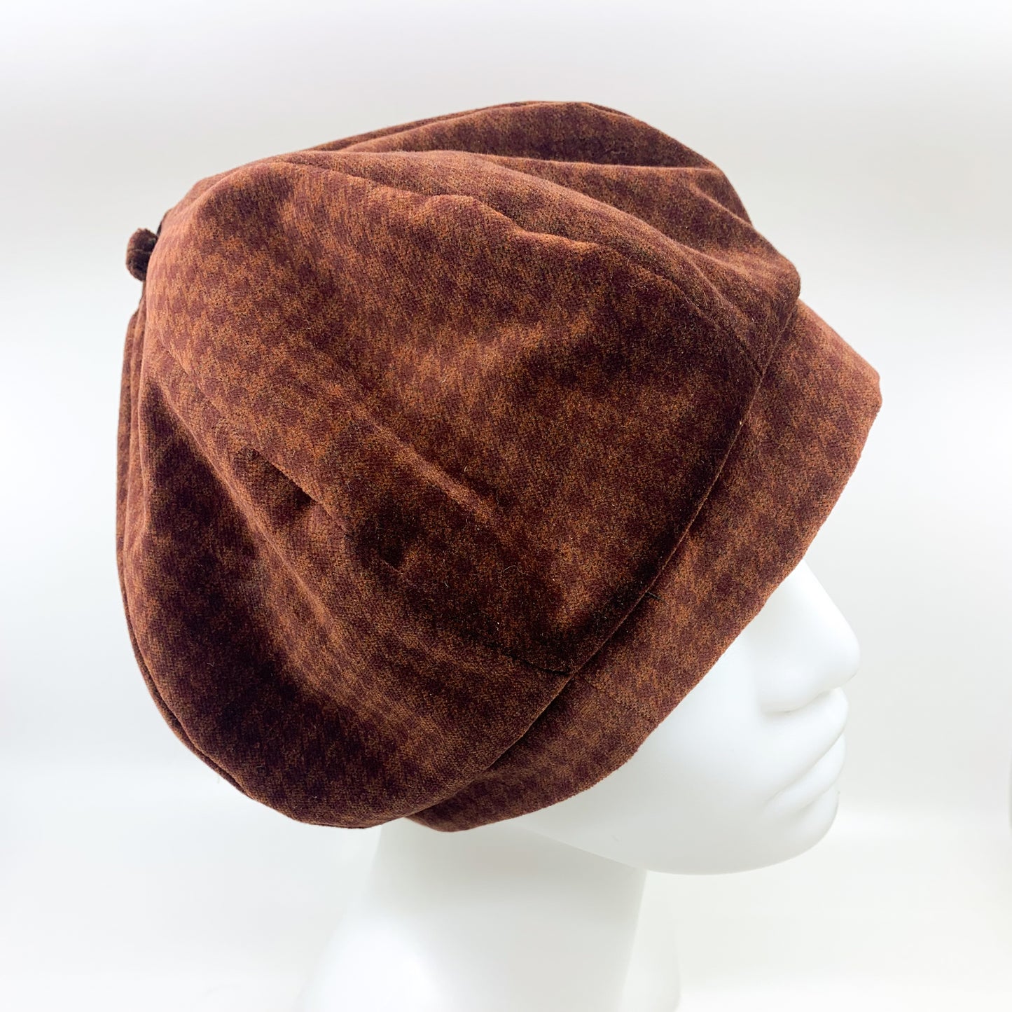 Light brown checkered beret
