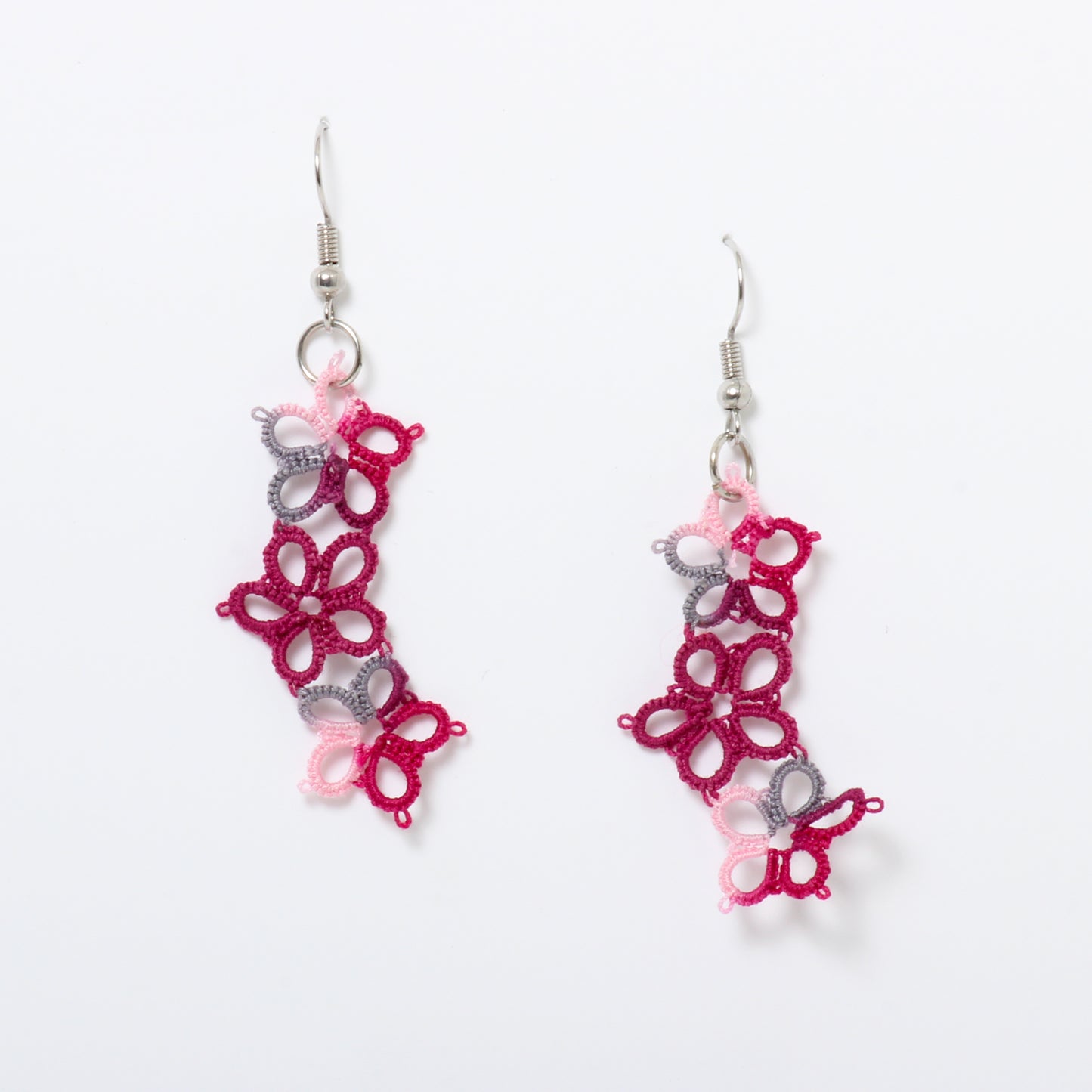 Tatted earrings: pink flowers