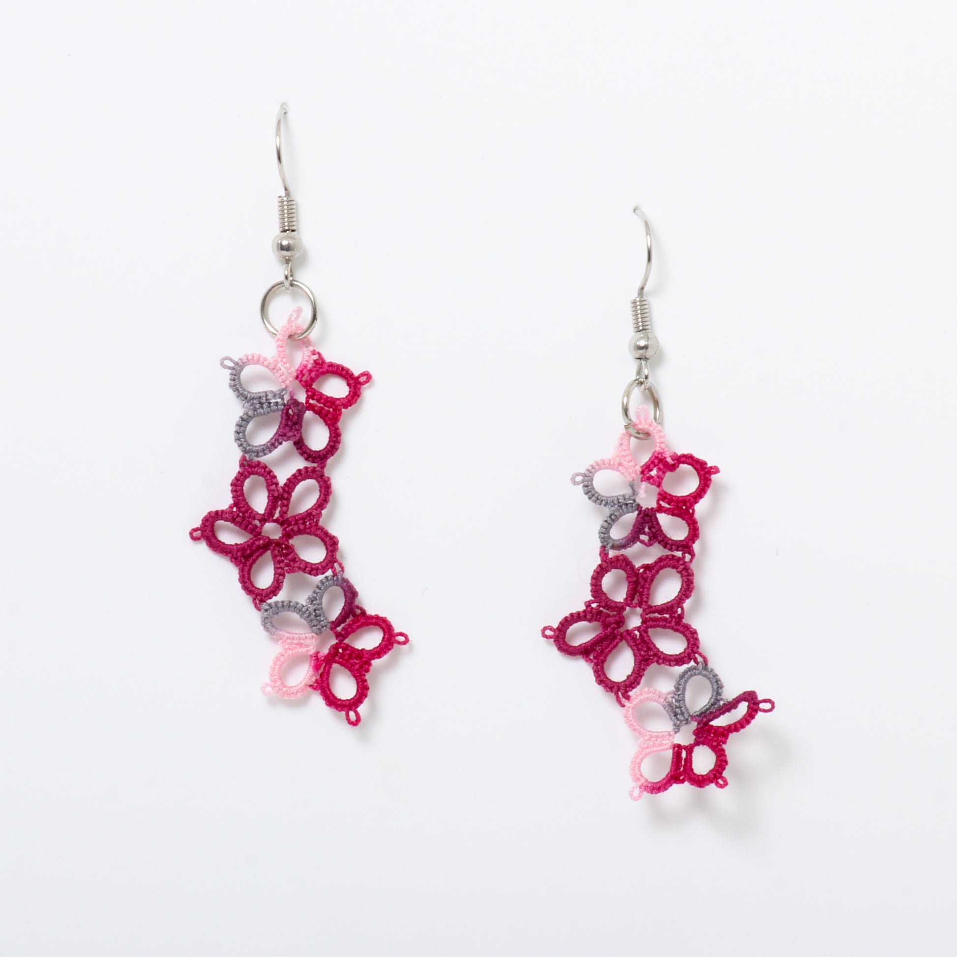 Tatted earrings: pink flowers