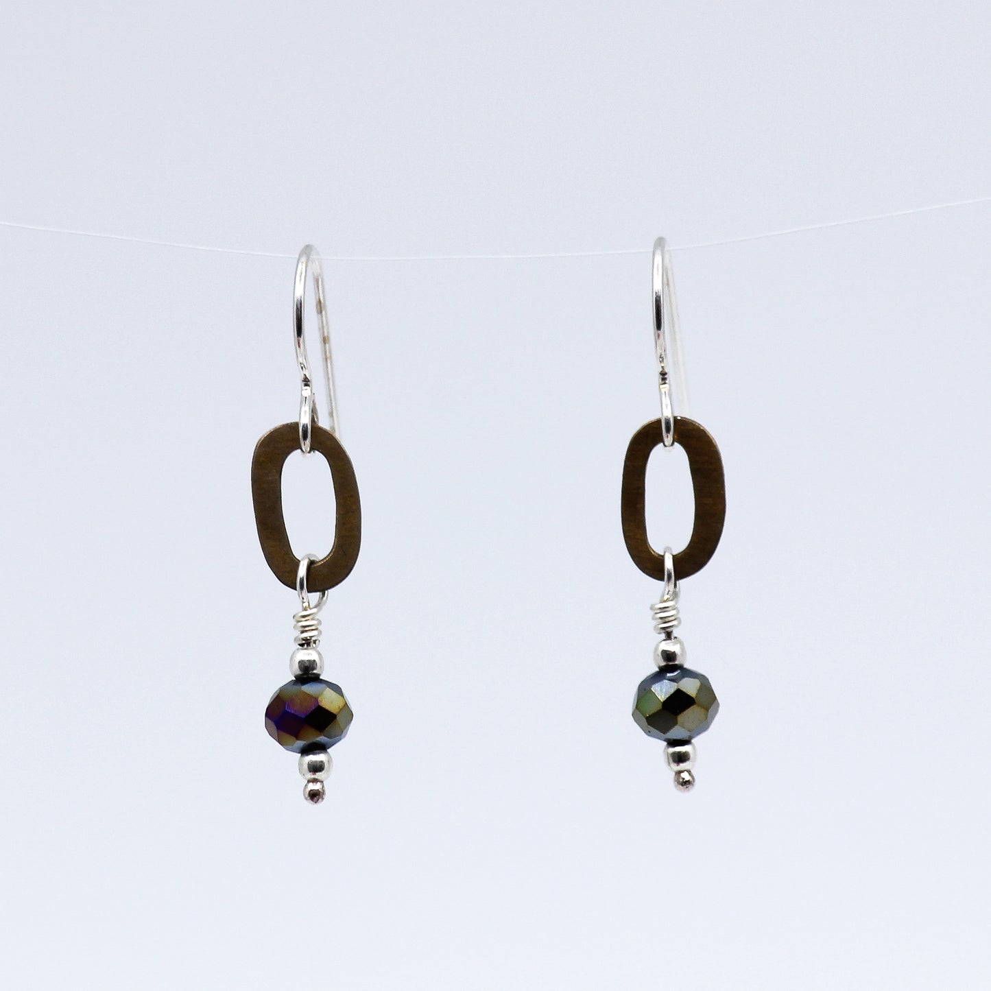 Oval link earrings with Czech crystal