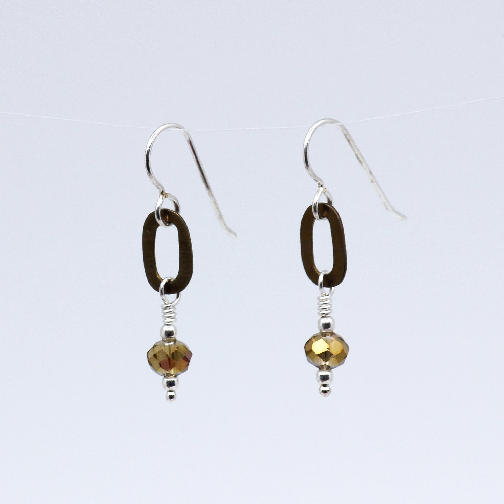 Oval link earrings with Czech crystal