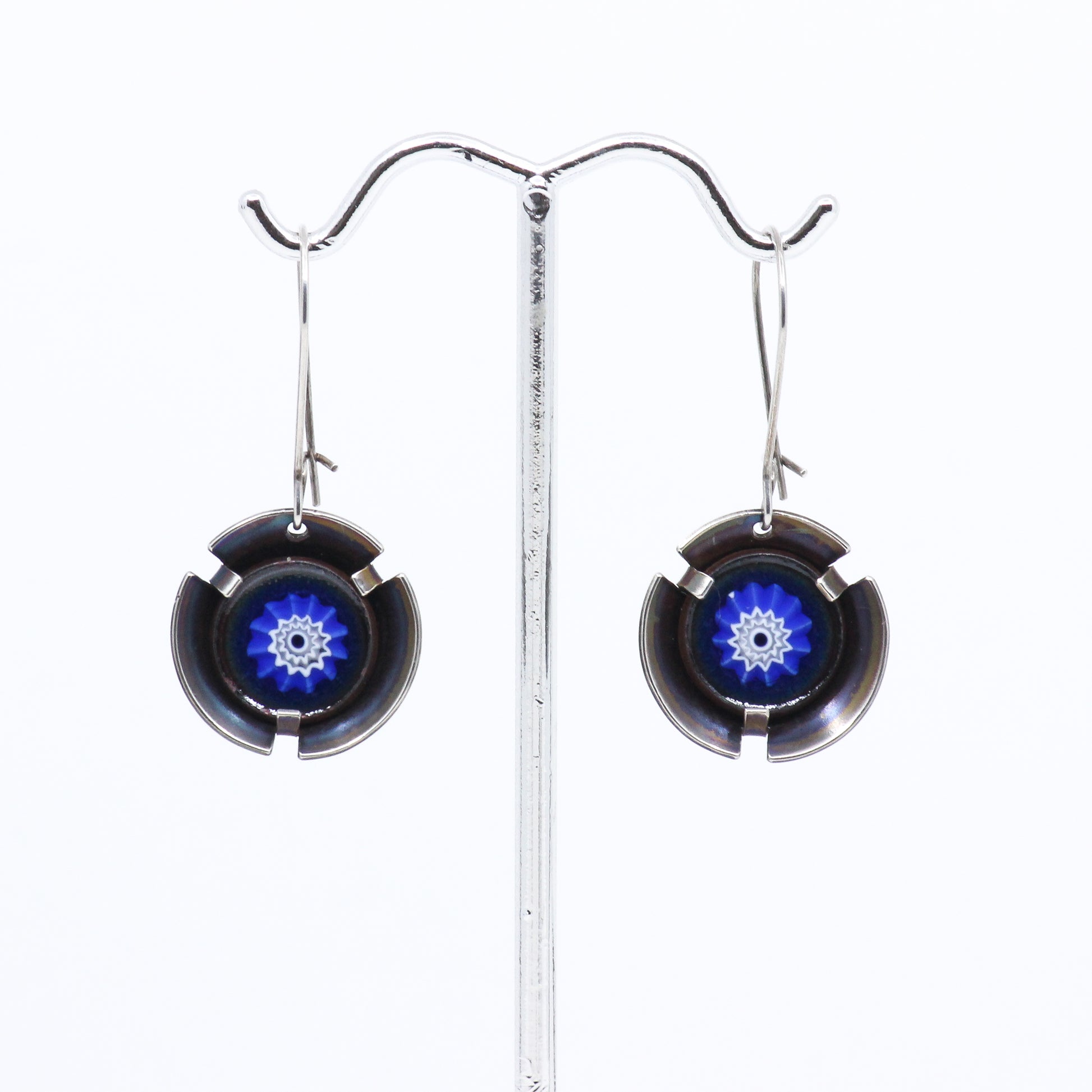 Circle earrings with blue centre