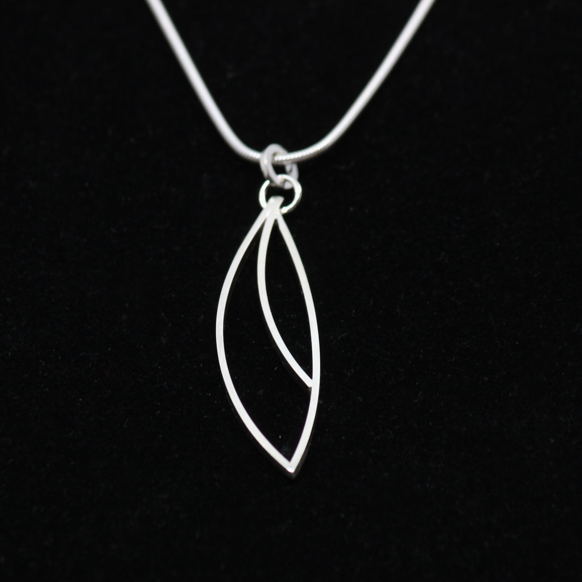 Silver leaf outline necklace