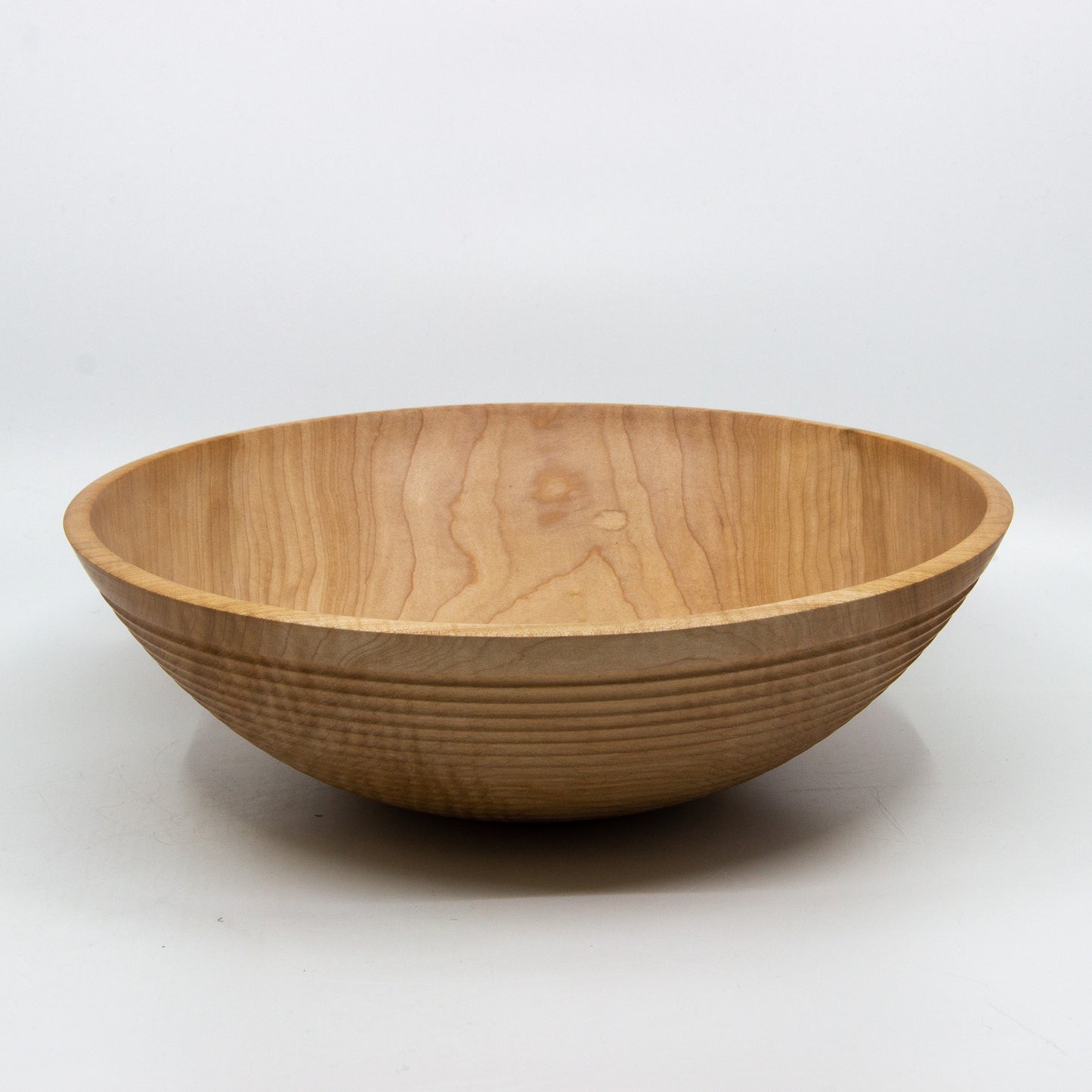 Wood ribbed salad bowl