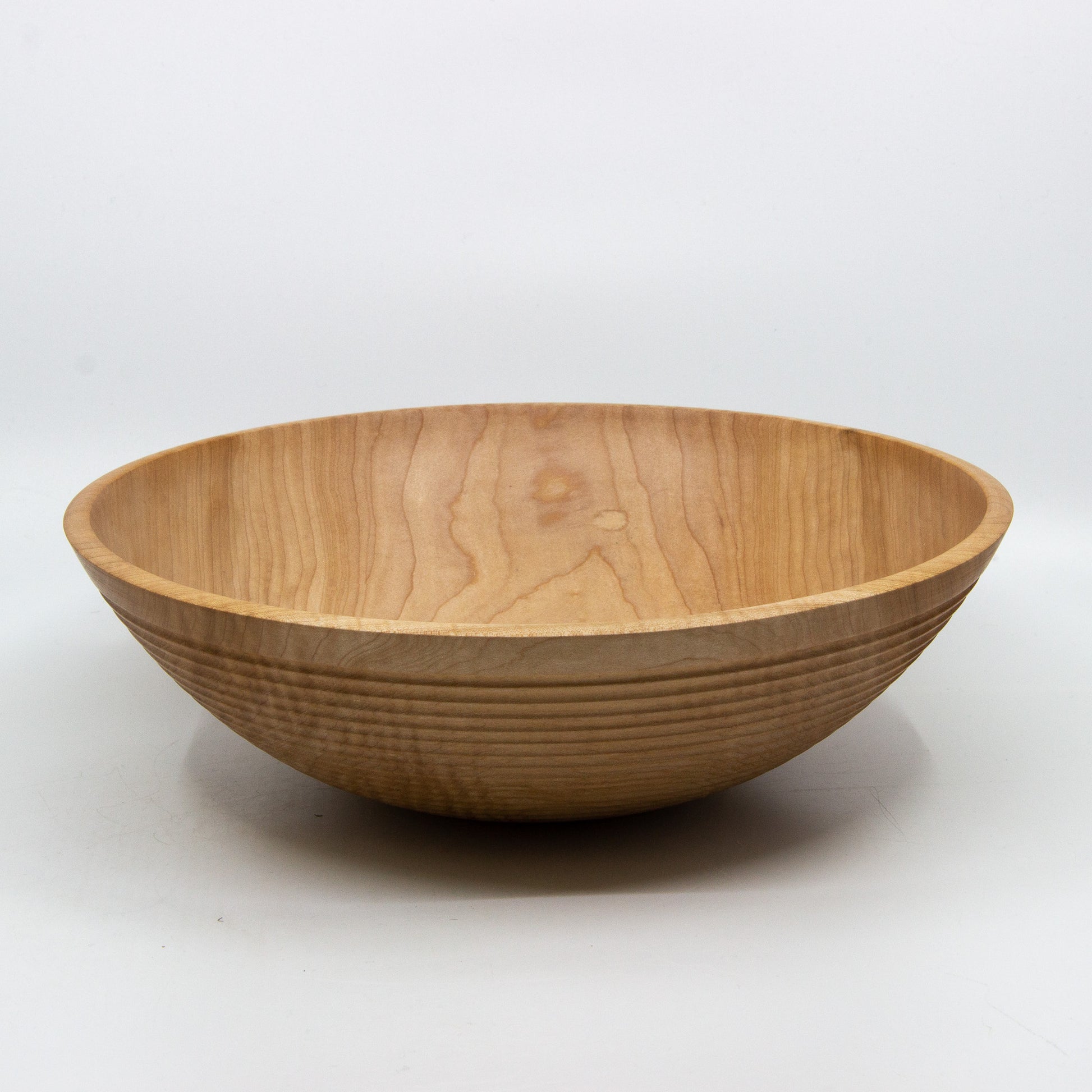 Wood ribbed salad bowl