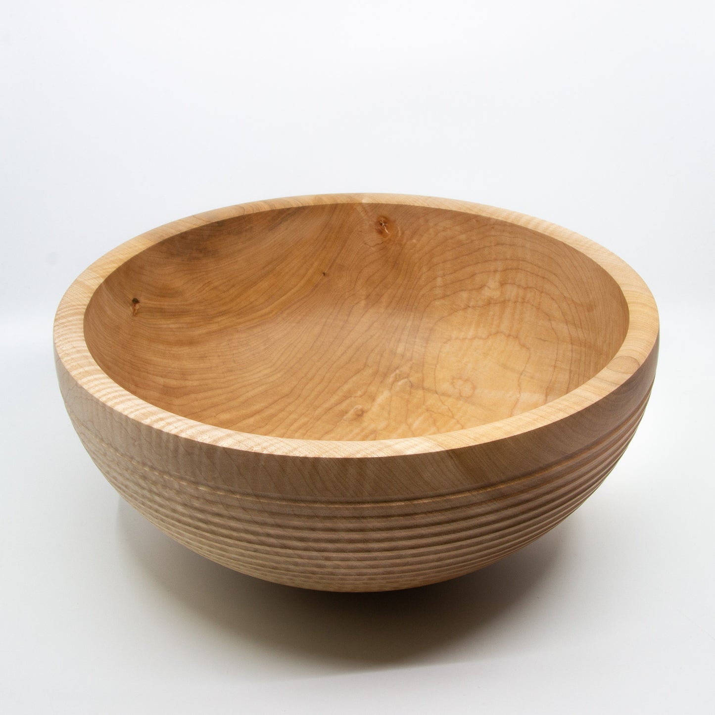 Wood ribbed salad bowl