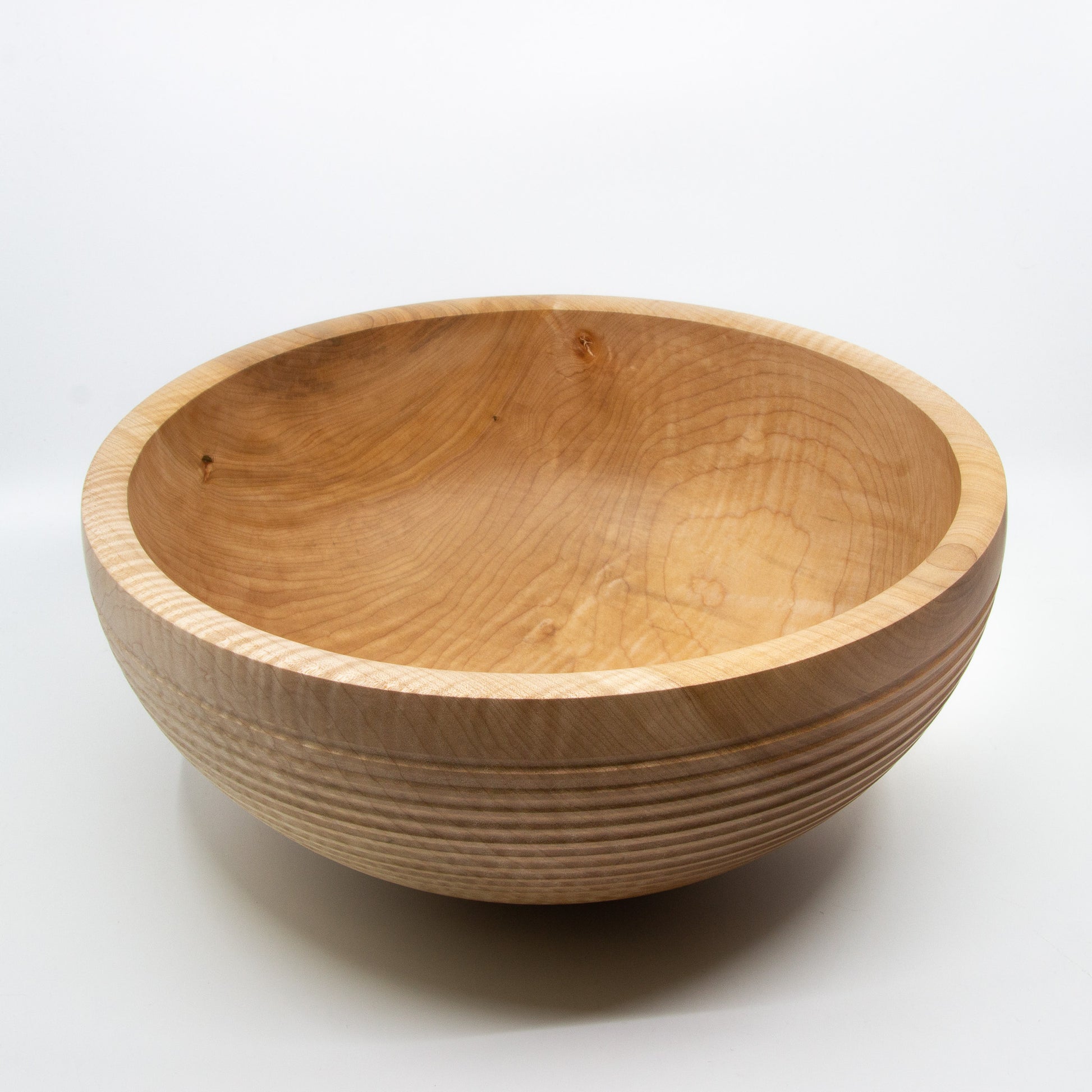 Wood ribbed salad bowl