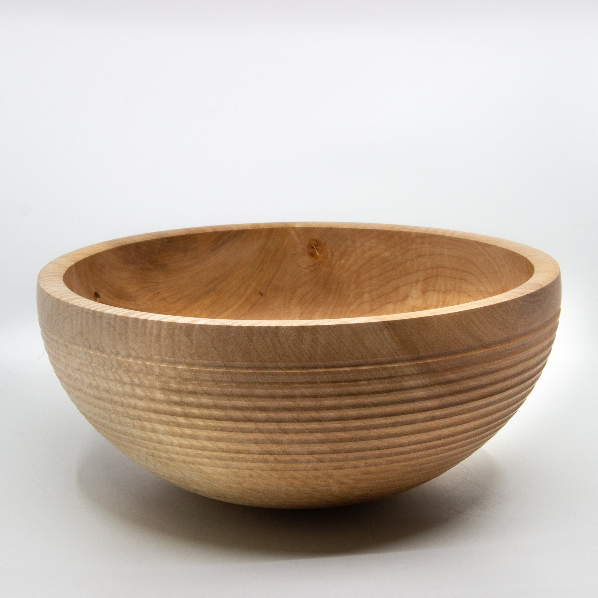 Wood ribbed salad bowl