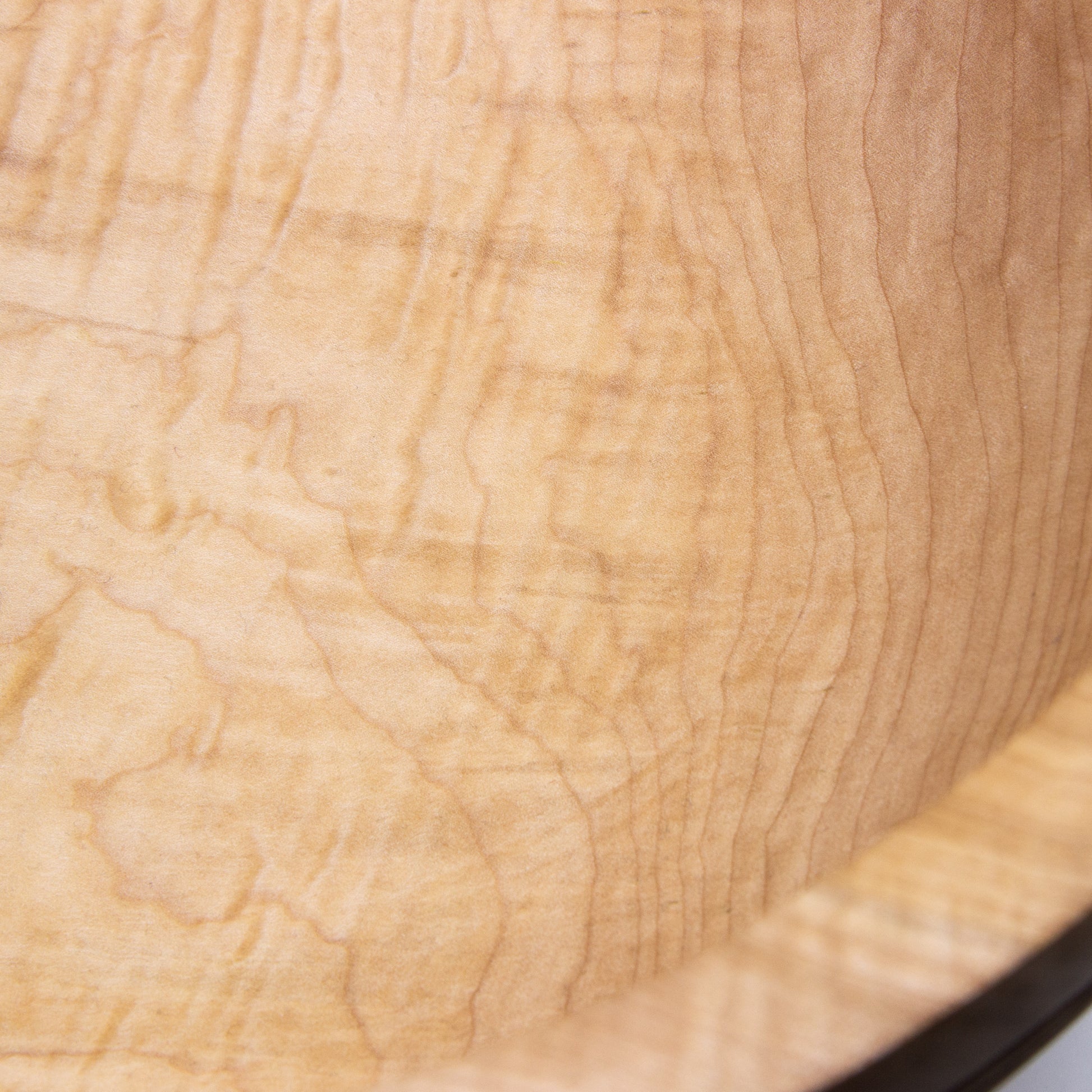 Wood ribbed salad bowl