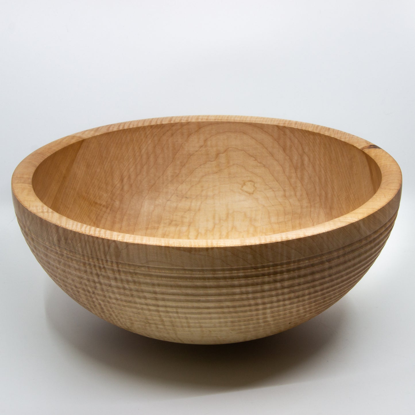 Wood ribbed salad bowl