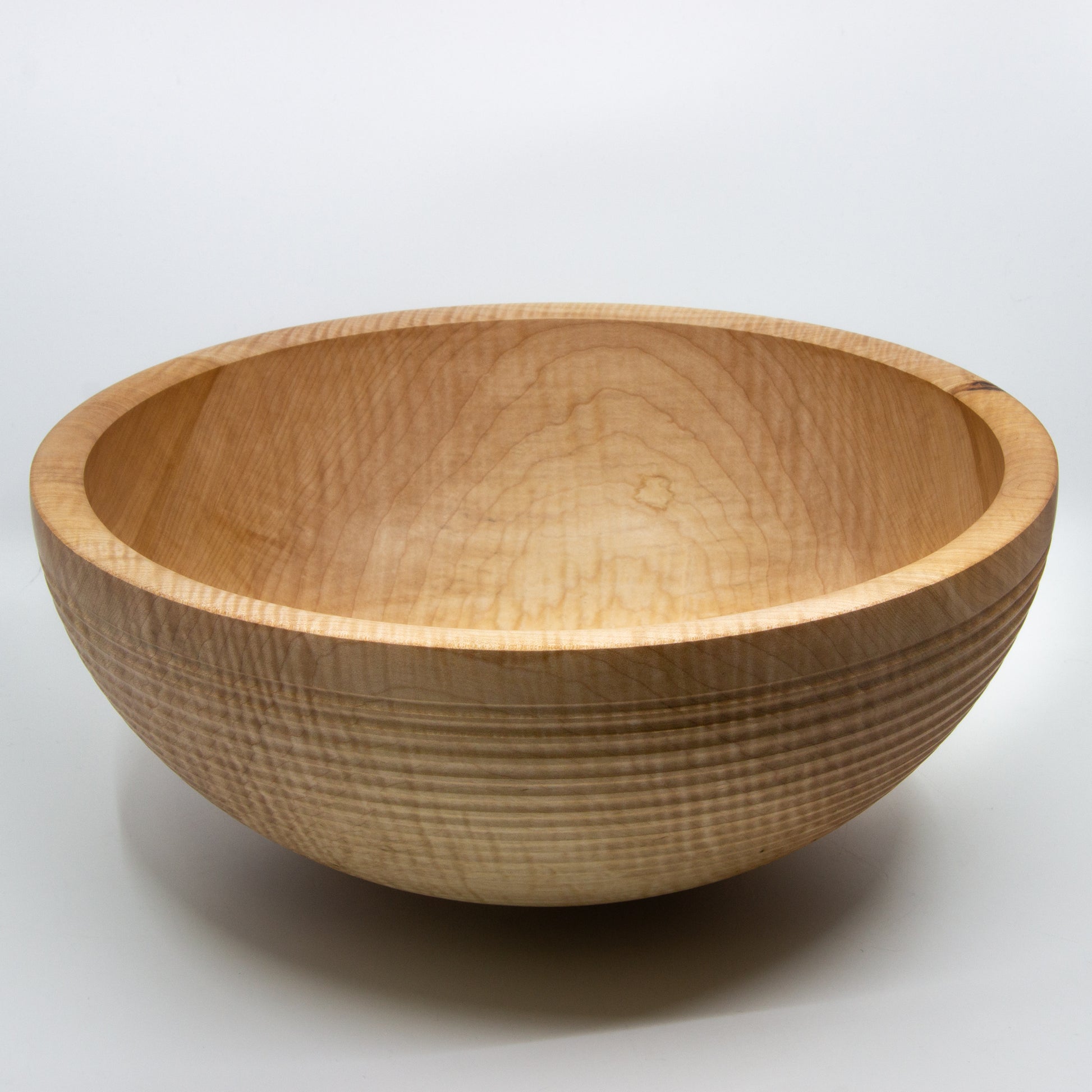 Wood ribbed salad bowl