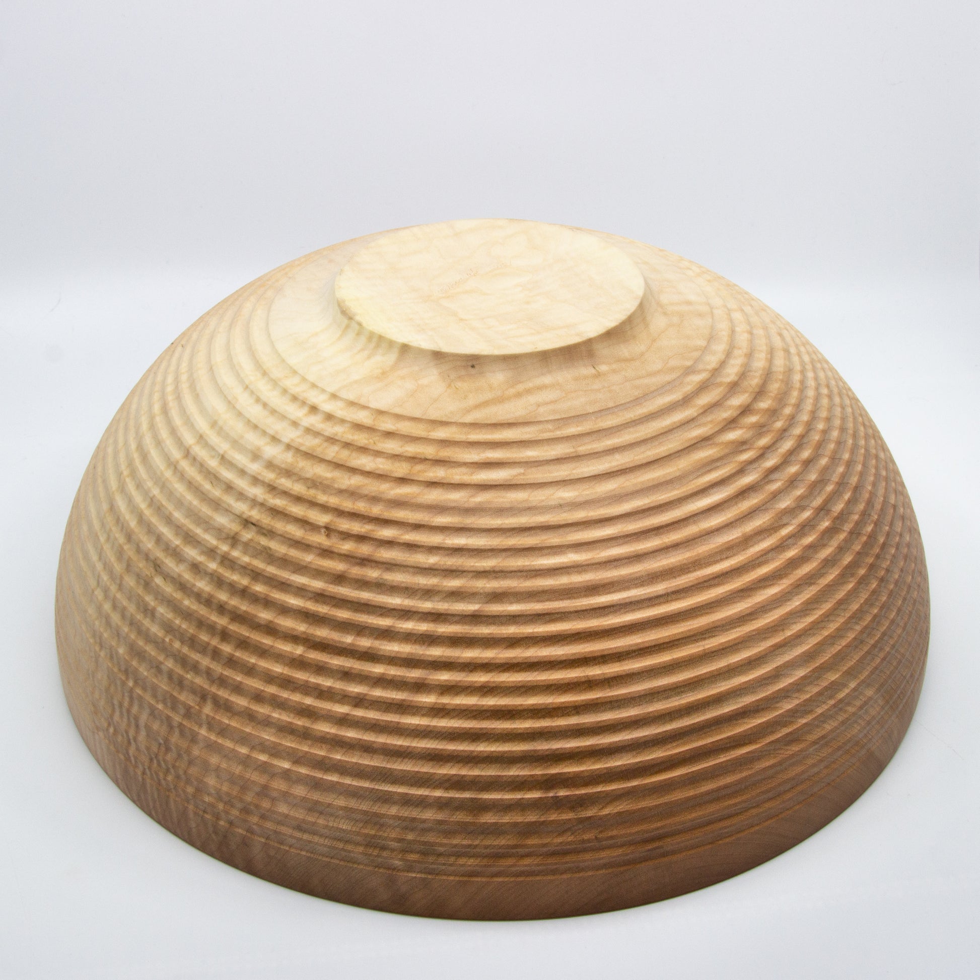 Wood ribbed salad bowl