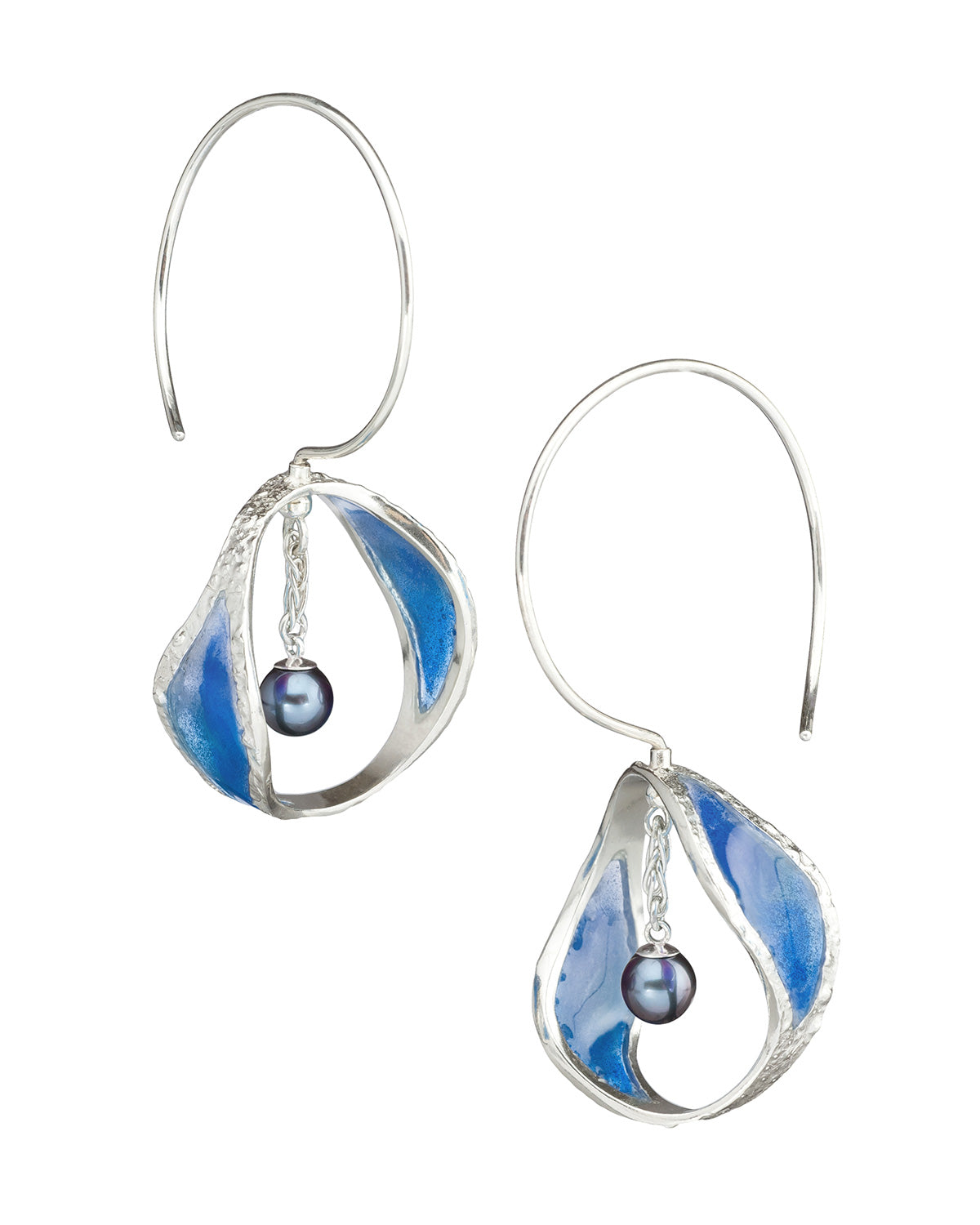Resin earrings with black pearl: blue