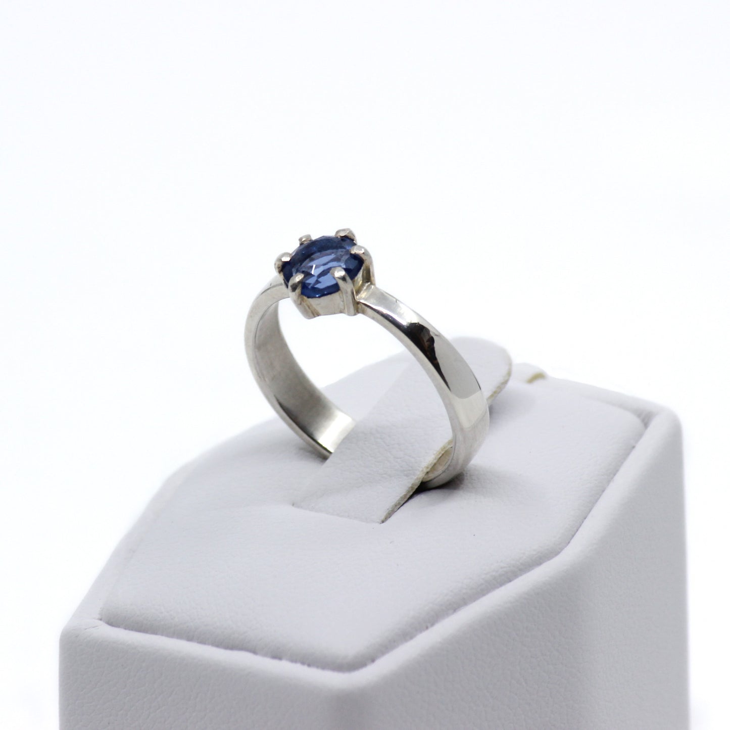 Colour Change Fluorite Ring
