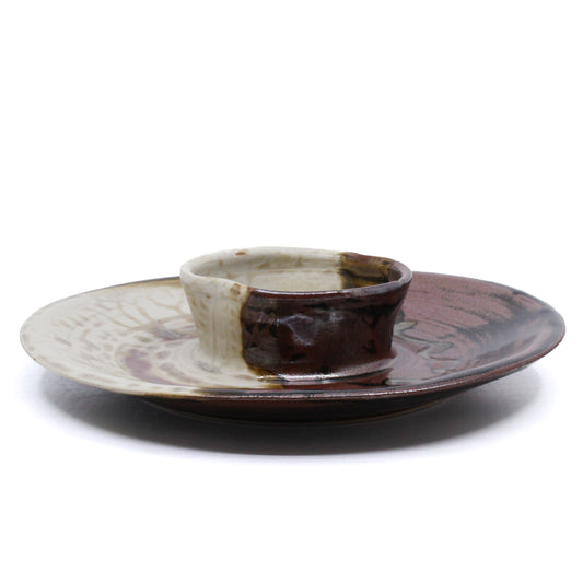 Cream and brown dip and chip tray