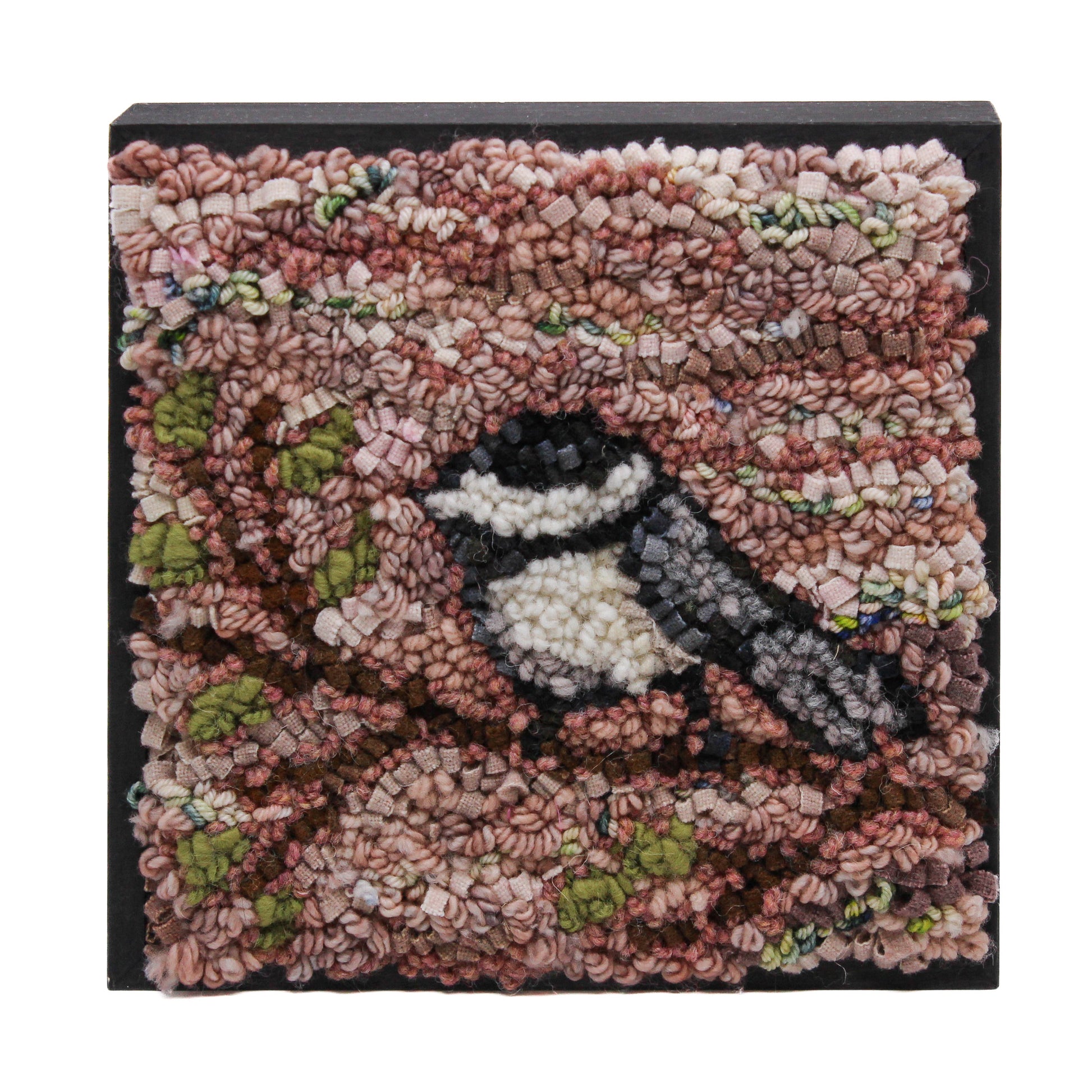 Pink chickadee rug hooking