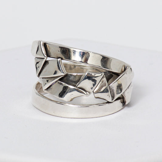 Silver ribbon ring
