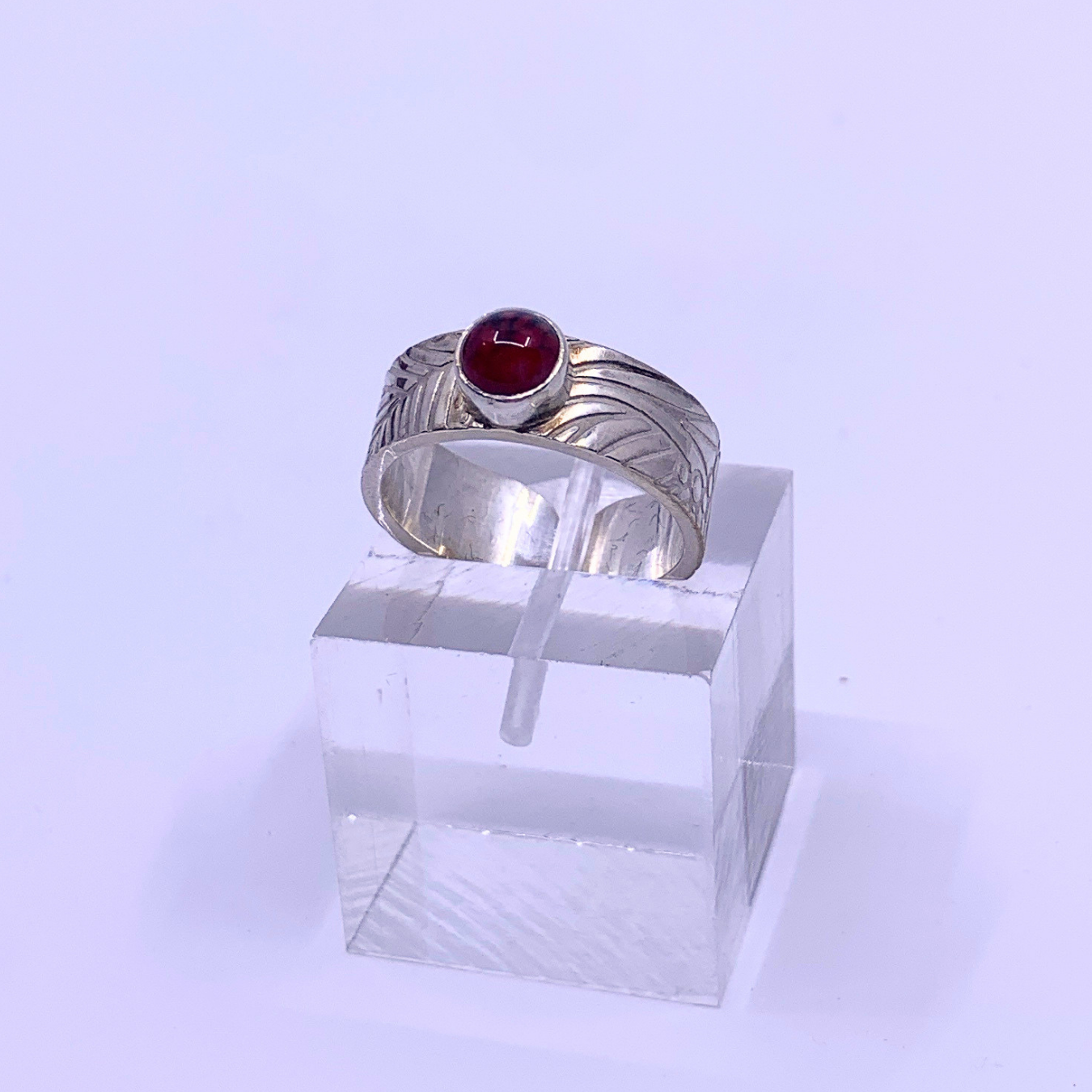 Ring- Red-Black Wasser Glass