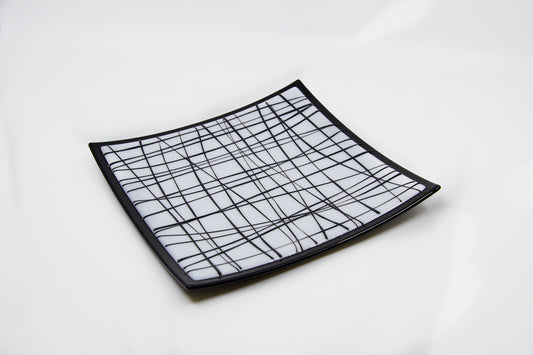 White square plate with black stringers