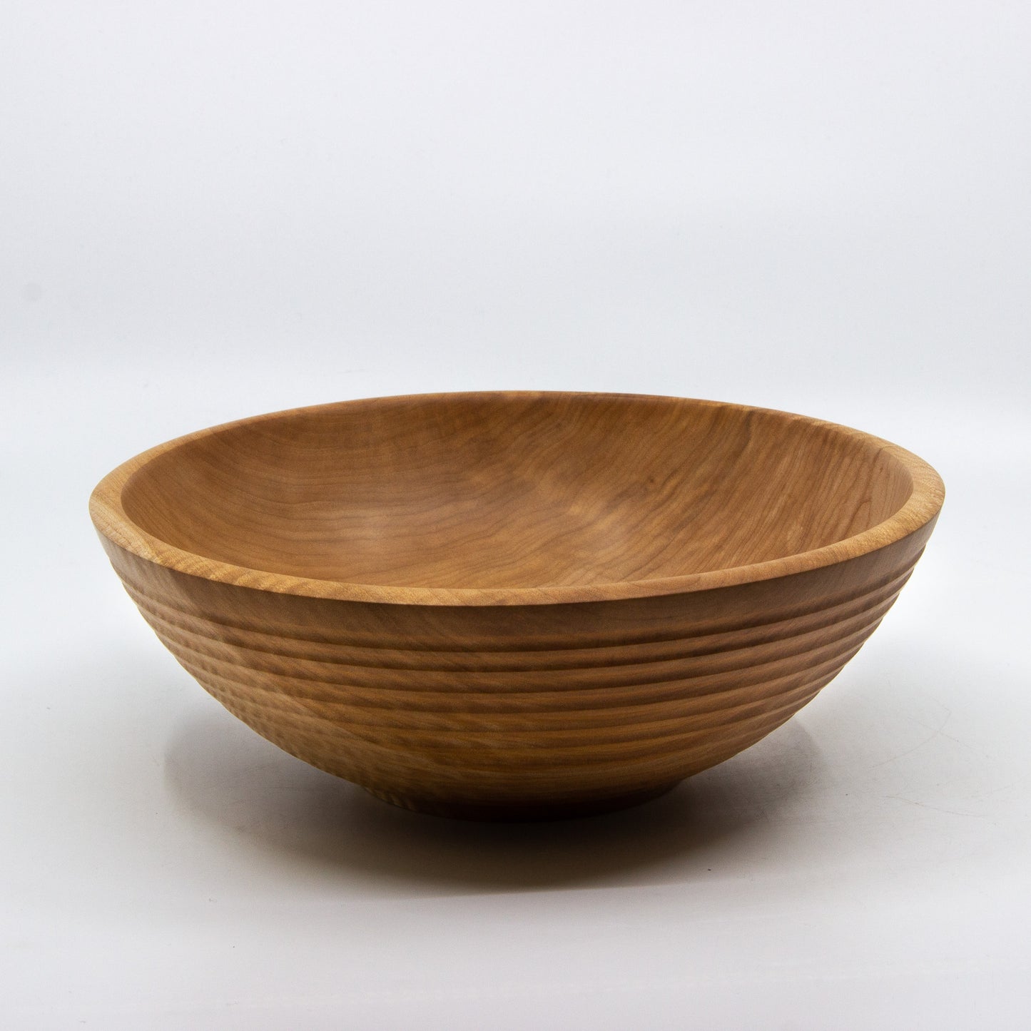 Wood ribbed salad bowl
