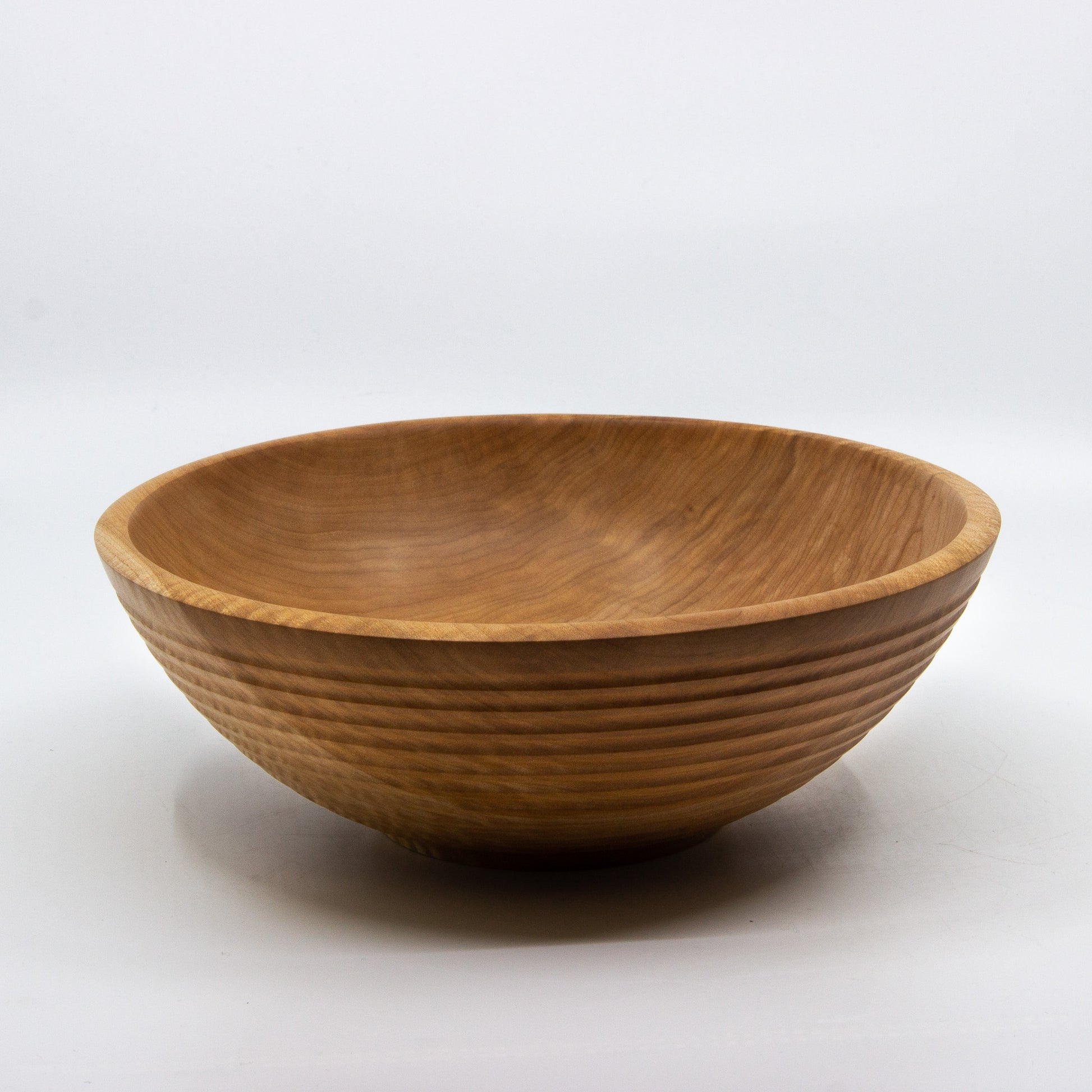Wood ribbed salad bowl