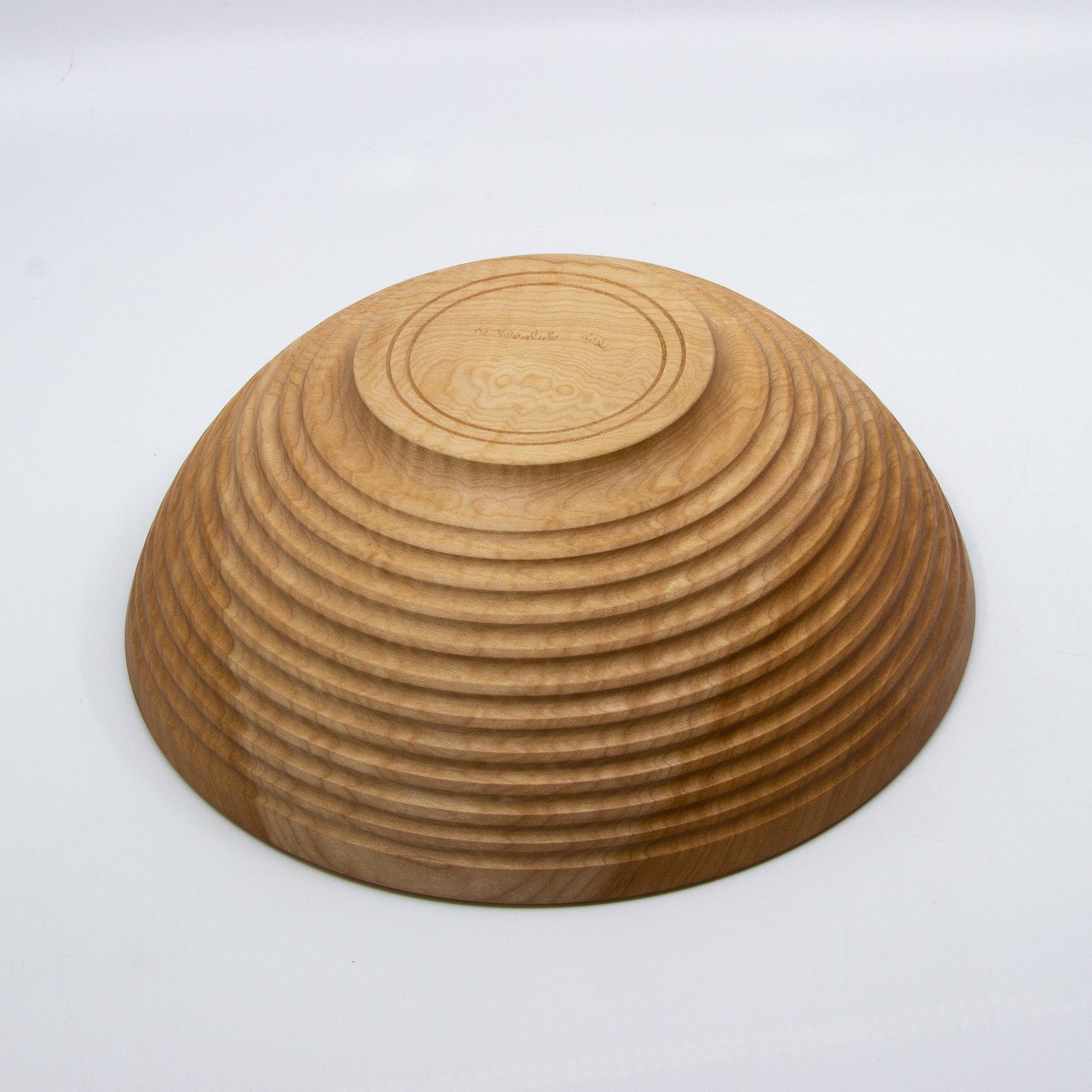 Wood ribbed salad bowl
