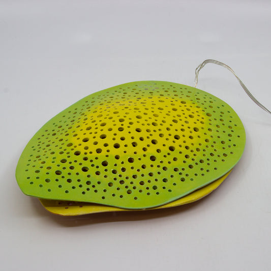 Clay manta light