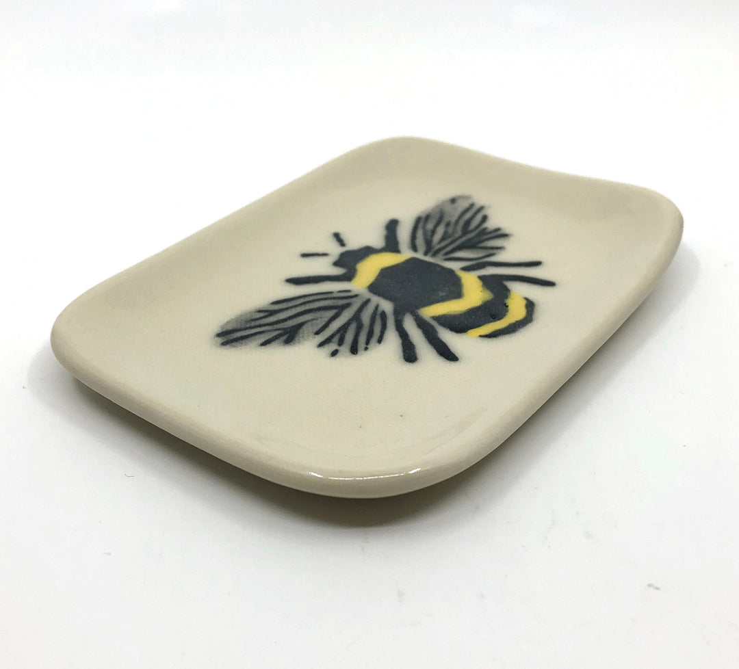 Bee clay soap dish