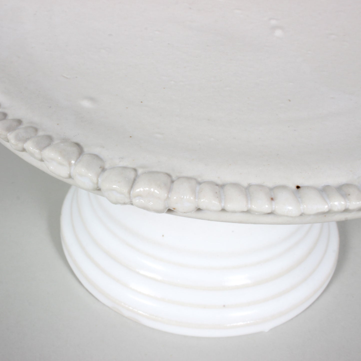 110. Medium cake stand with teeth
