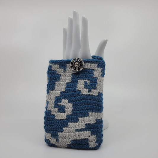 Tumbling Curls Wrist Pouch