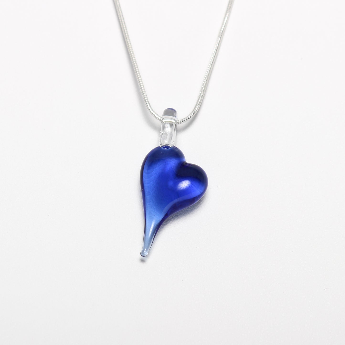 Glass heart necklace: Blue