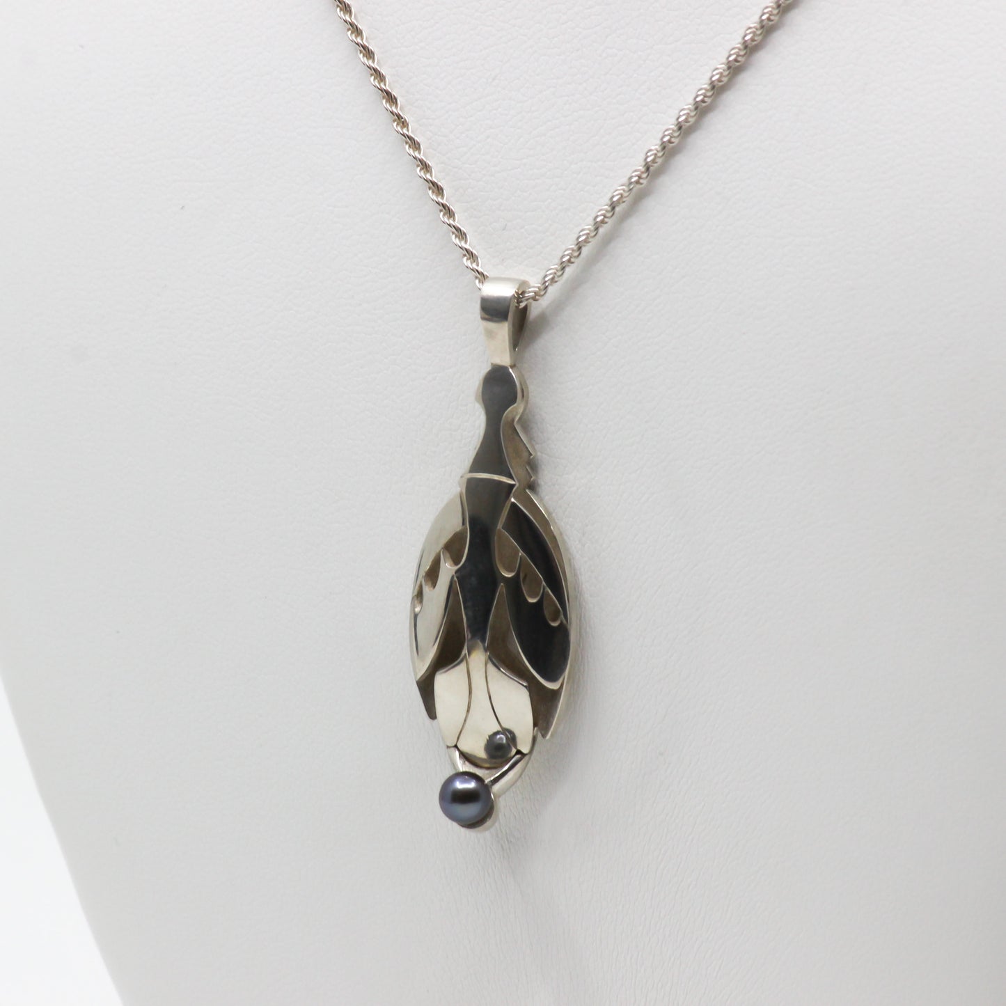 Dragonfly Pendant with Black Pearl