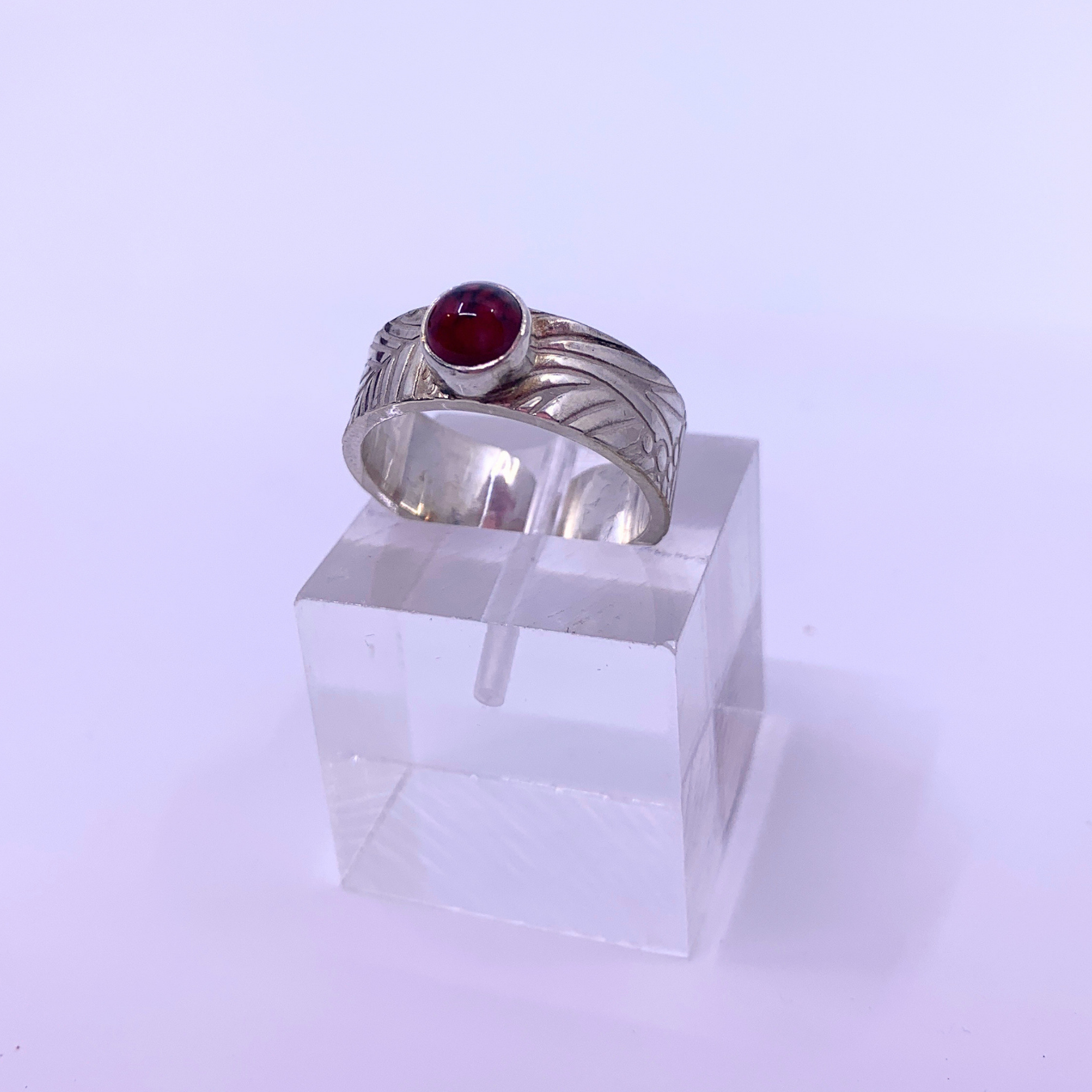 Ring- Red-Black Wasser Glass