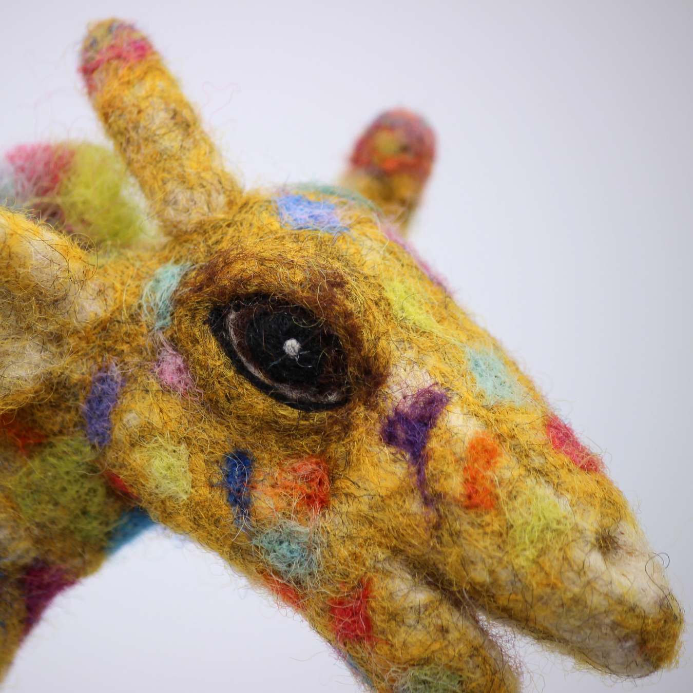 Girafo Coloro - Felted statuette