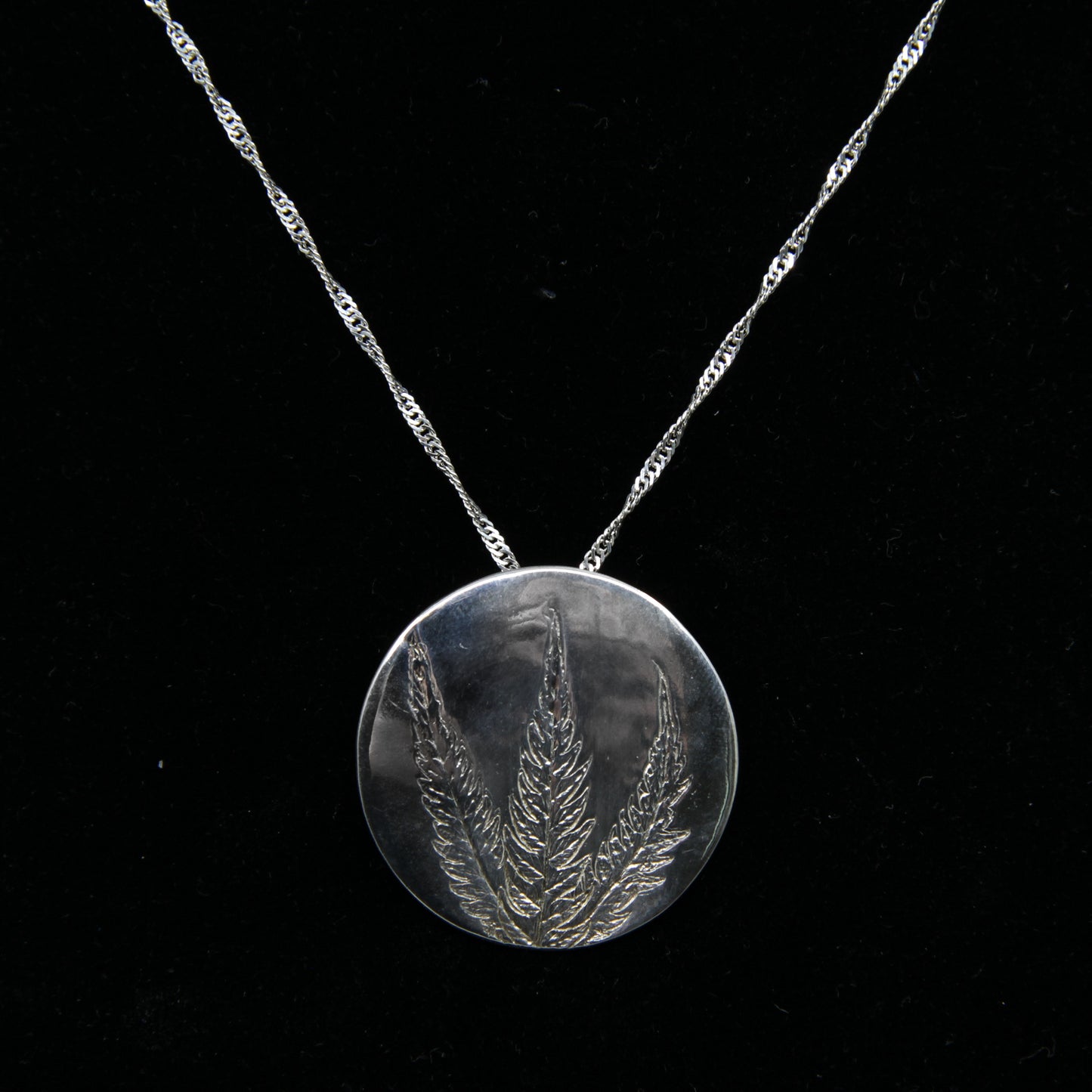 Silver Fern Medallion Pendant